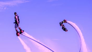 Découvrez le flyboard, activité à sensations fortes au Verdon-sur-Mer